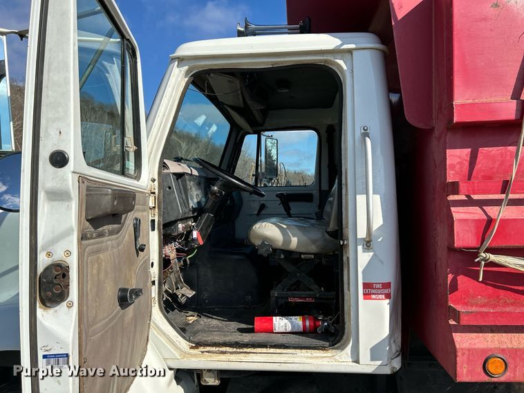 image for item NE9785 1997 International 8100 dump truck