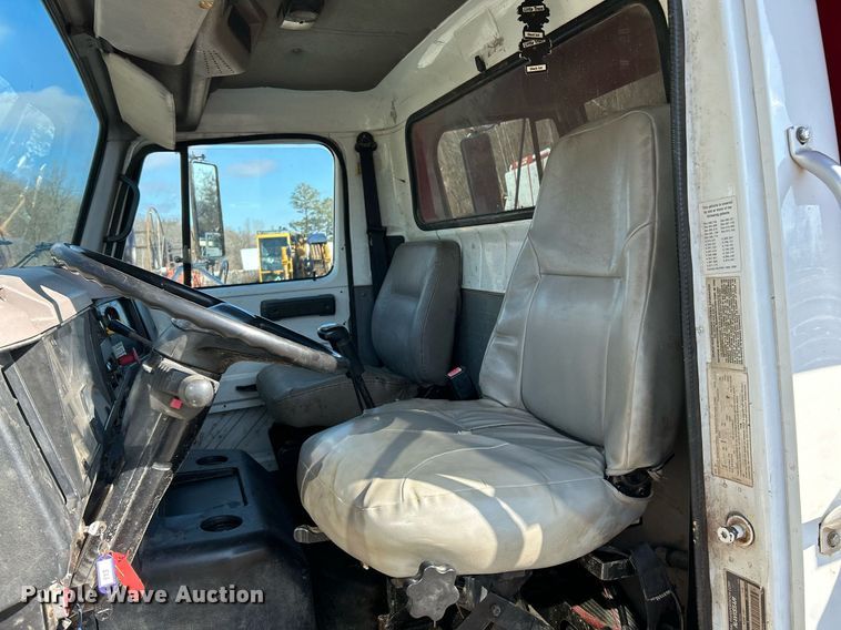 image for item NE9785 1997 International 8100 dump truck