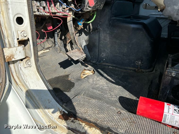 image for item NE9785 1997 International 8100 dump truck