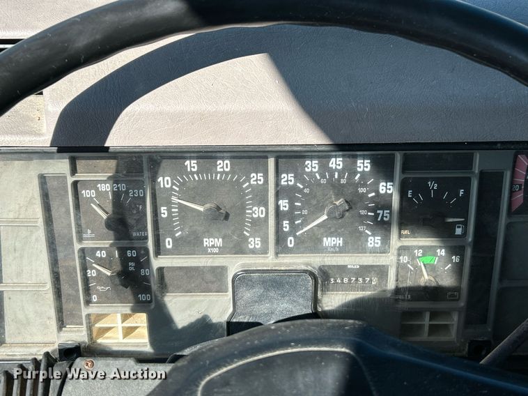 image for item NE9785 1997 International 8100 dump truck