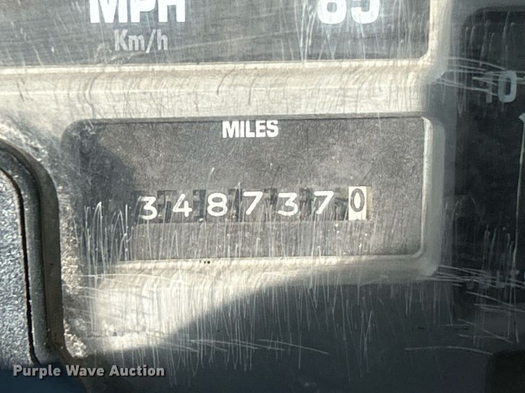 image for item NE9785 1997 International 8100 dump truck