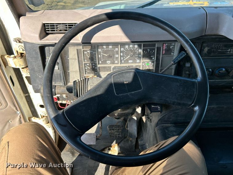 image for item NE9785 1997 International 8100 dump truck