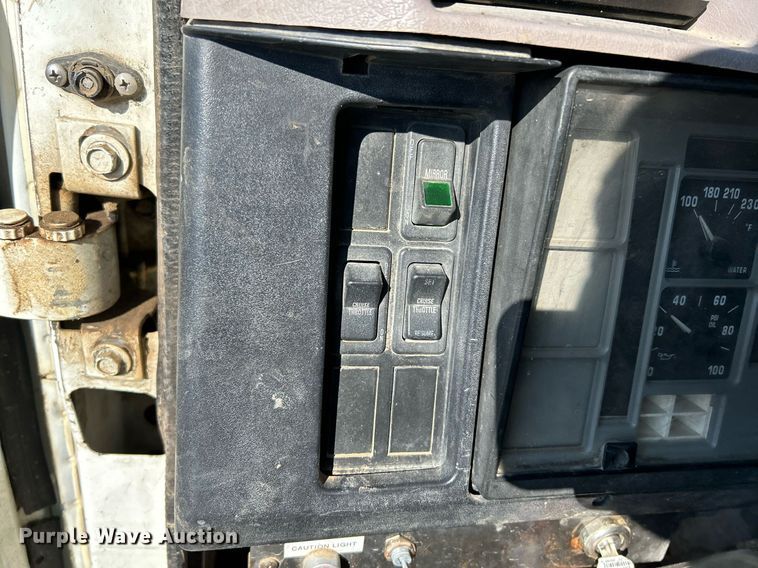 image for item NE9785 1997 International 8100 dump truck