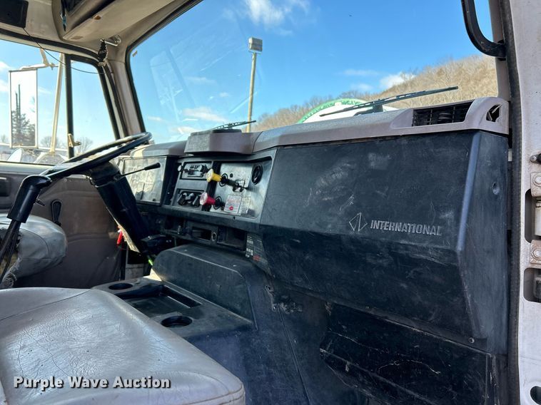 image for item NE9785 1997 International 8100 dump truck