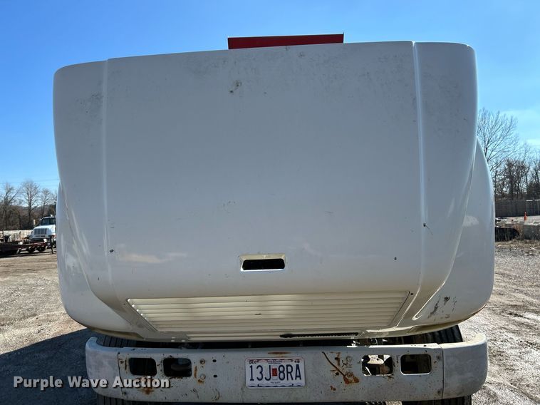 image for item NE9785 1997 International 8100 dump truck