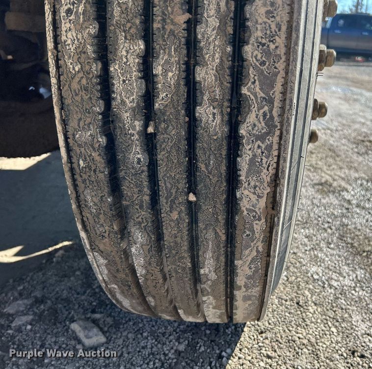 image for item NE9785 1997 International 8100 dump truck