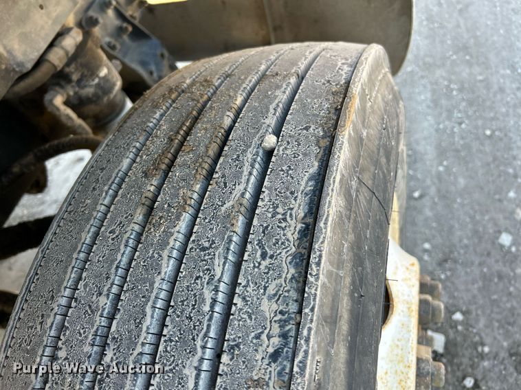 image for item NE9785 1997 International 8100 dump truck