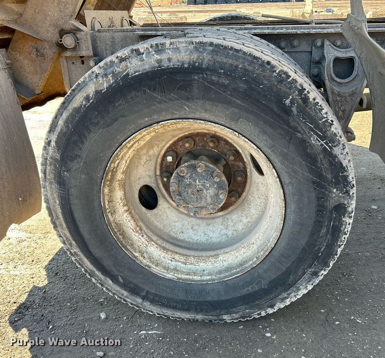 image for item NE9785 1997 International 8100 dump truck