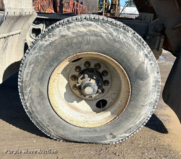 image for item NE9785 1997 International 8100 dump truck