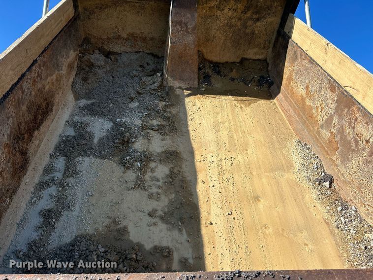 image for item NE9786 2008 International 4200 dump truck