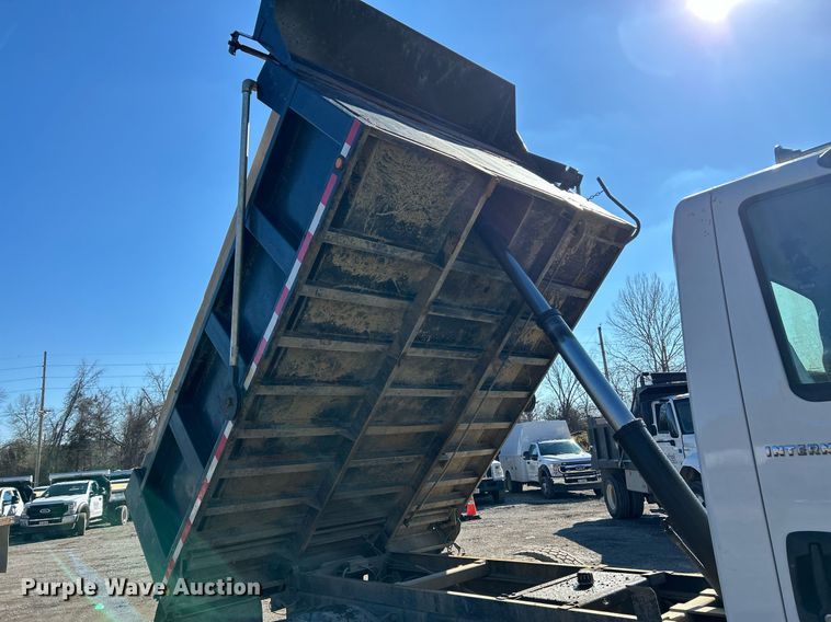 image for item NE9786 2008 International 4200 dump truck