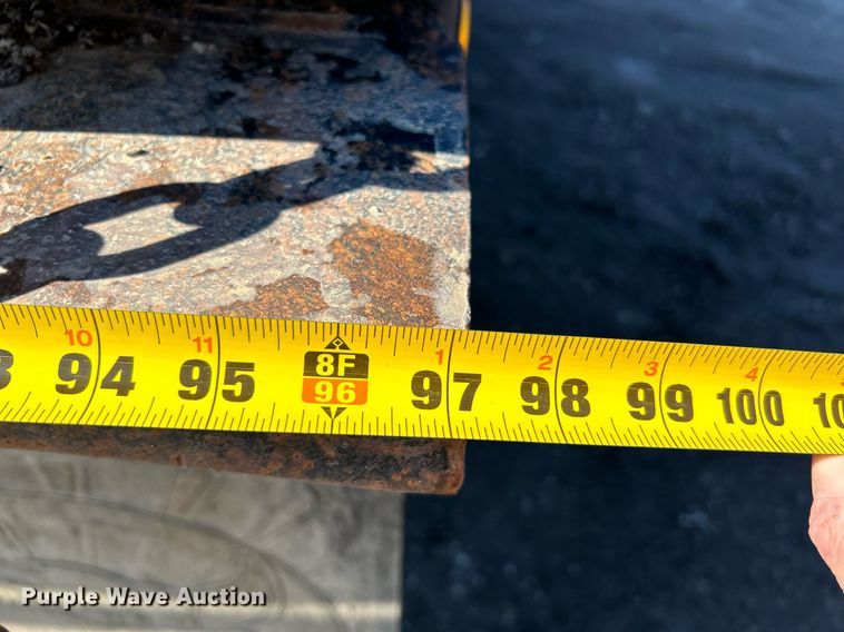 image for item NE9786 2008 International 4200 dump truck