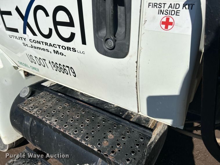 image for item NE9786 2008 International 4200 dump truck