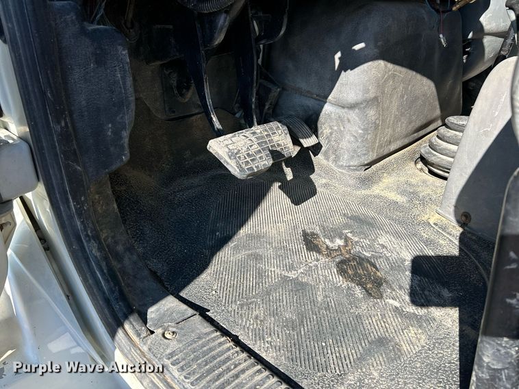 image for item NE9786 2008 International 4200 dump truck