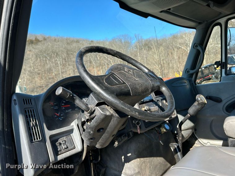 image for item NE9786 2008 International 4200 dump truck