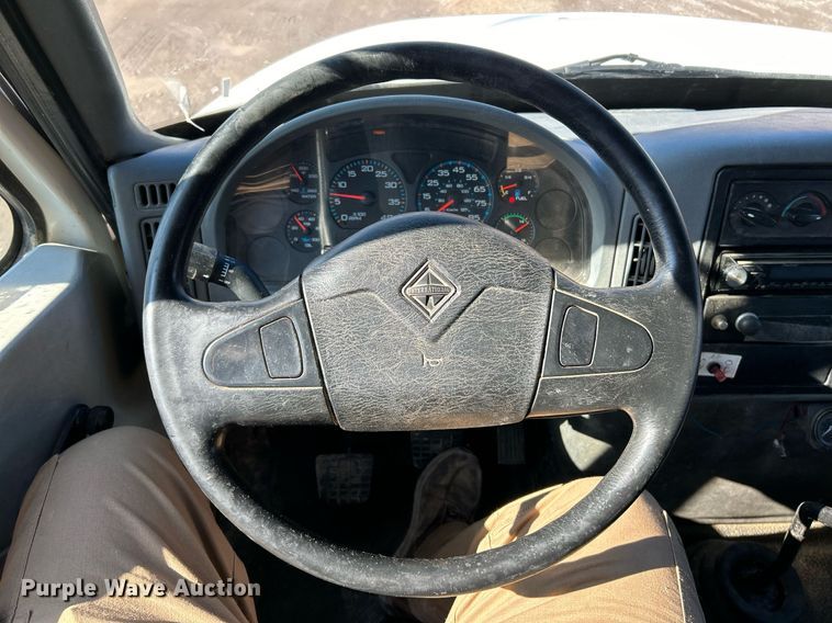 image for item NE9786 2008 International 4200 dump truck