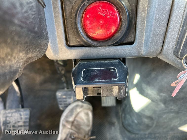 image for item NE9786 2008 International 4200 dump truck