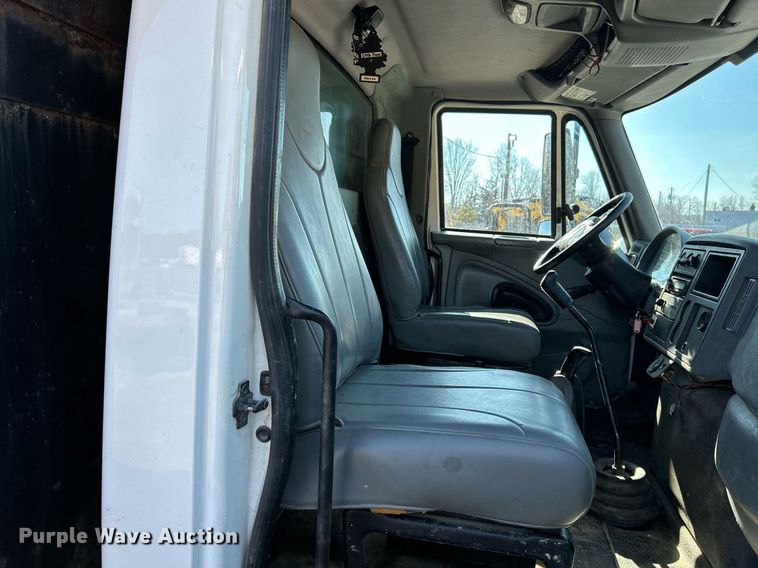 image for item NE9786 2008 International 4200 dump truck