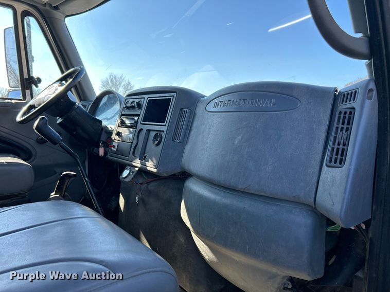 image for item NE9786 2008 International 4200 dump truck