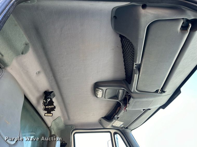 image for item NE9786 2008 International 4200 dump truck