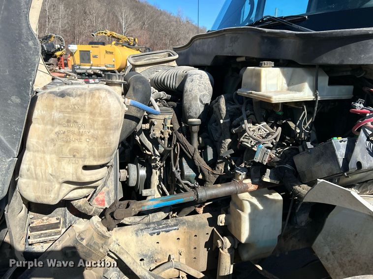 image for item NE9786 2008 International 4200 dump truck