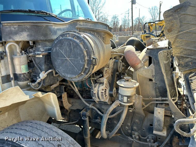 image for item NE9786 2008 International 4200 dump truck