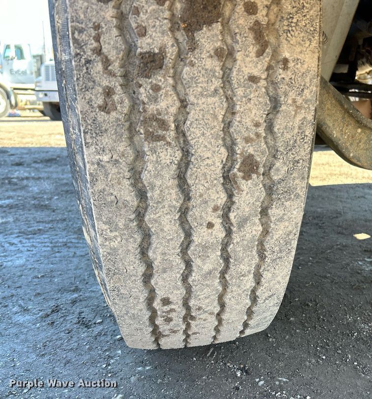 image for item NE9786 2008 International 4200 dump truck