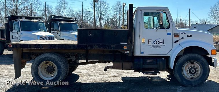 image for item NE9787 1995 International 4700 flatbed truck