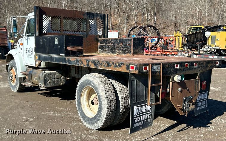 image for item NE9787 1995 International 4700 flatbed truck