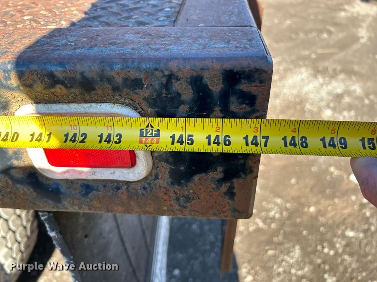 image for item NE9787 1995 International 4700 flatbed truck