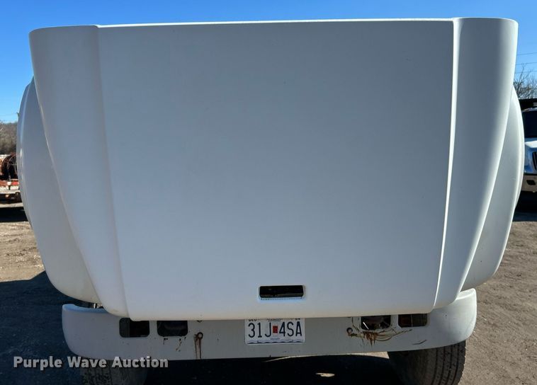 image for item NE9787 1995 International 4700 flatbed truck