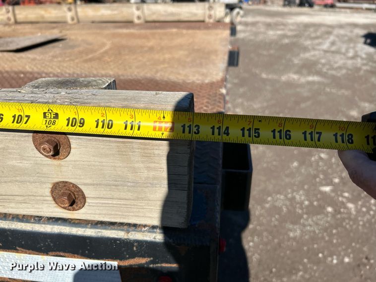 image for item NE9788 2002 International 8100 flatbed truck