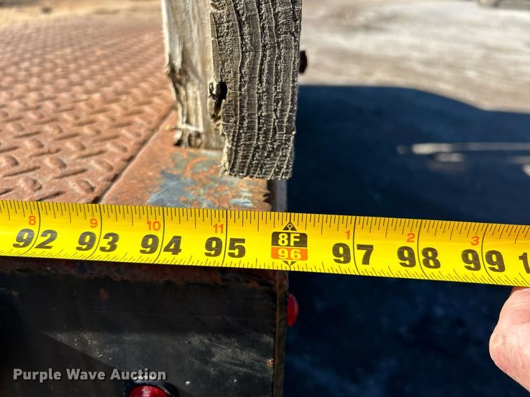 image for item NE9788 2002 International 8100 flatbed truck