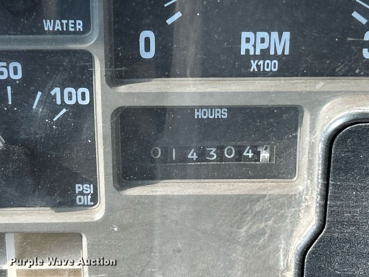 image for item NE9788 2002 International 8100 flatbed truck