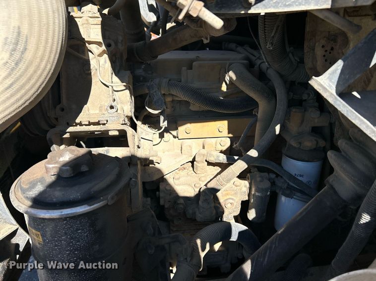 image for item NE9788 2002 International 8100 flatbed truck