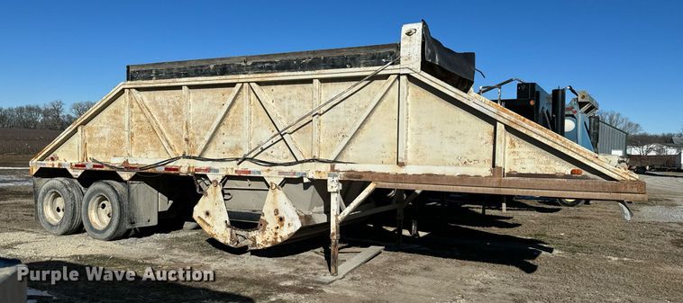 image for item NI9724 1984 Boothell bottom dump trailer