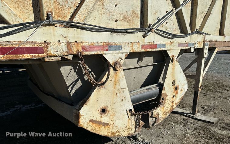 image for item NI9724 1984 Boothell bottom dump trailer
