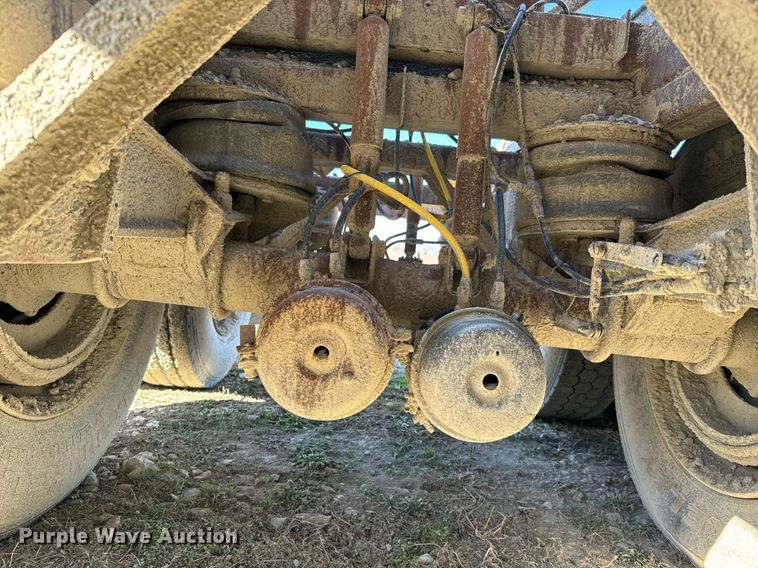 image for item NI9724 1984 Boothell bottom dump trailer