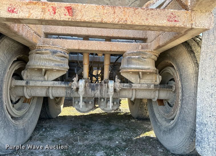 image for item NI9724 1984 Boothell bottom dump trailer