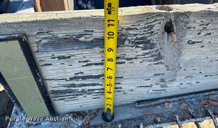 image for item NI9724 1984 Boothell bottom dump trailer