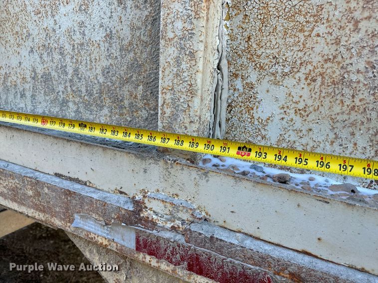 image for item NI9724 1984 Boothell bottom dump trailer