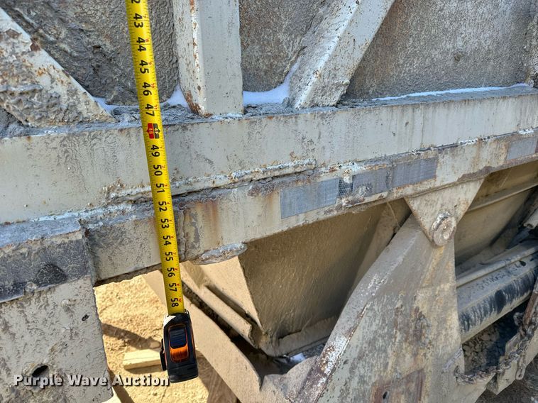 image for item NI9724 1984 Boothell bottom dump trailer