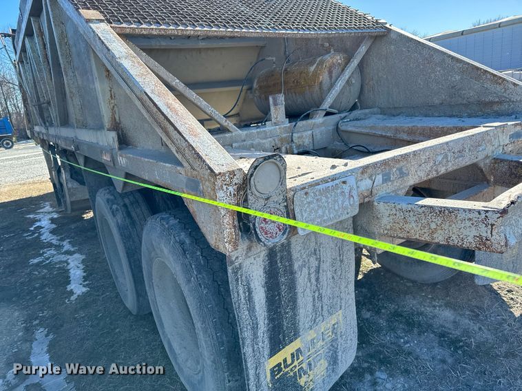 image for item NI9724 1984 Boothell bottom dump trailer