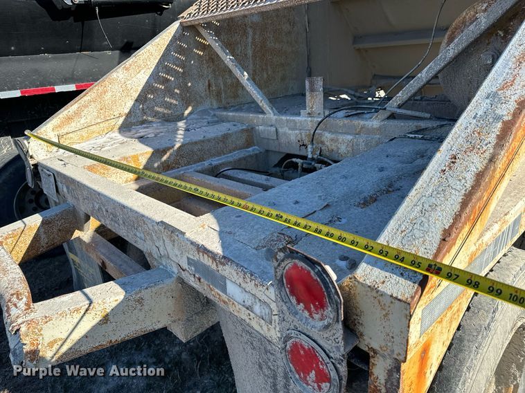 image for item NI9724 1984 Boothell bottom dump trailer