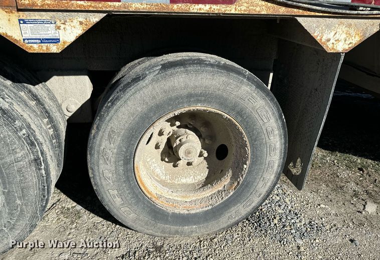 image for item NI9724 1984 Boothell bottom dump trailer
