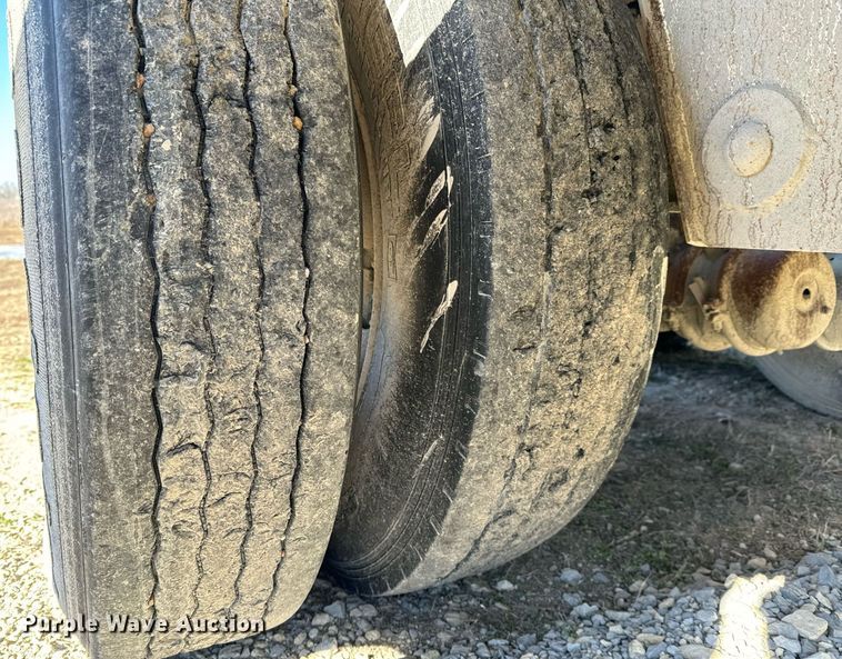 image for item NI9724 1984 Boothell bottom dump trailer