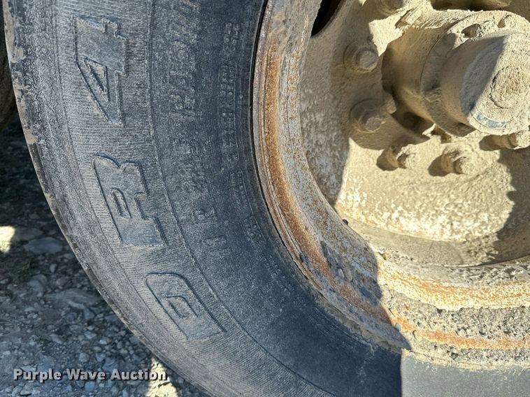 image for item NI9724 1984 Boothell bottom dump trailer