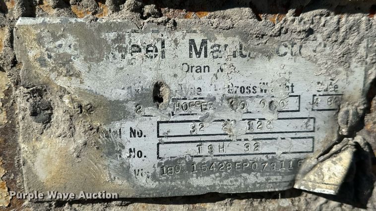 image for item NI9724 1984 Boothell bottom dump trailer