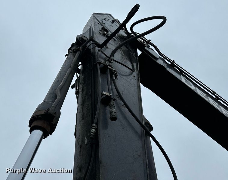 image for item NI9730 2007 John Deere 350D LC excavator