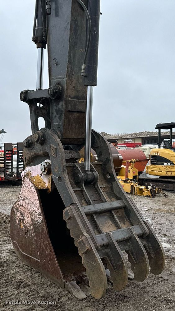 image for item NI9730 2007 John Deere 350D LC excavator